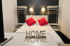 White Garden Apartment