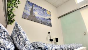 Newly renovated! Private room #4 with single, ground floor, AC, 2min to RAB, no kitchen