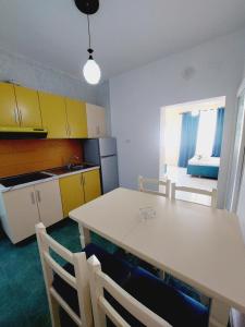 Floralis Apartments