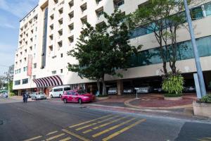Hip Hotel