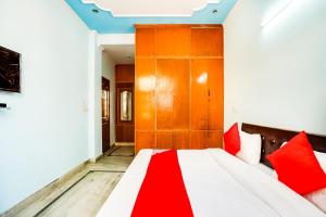 Hotel O Royal Inn