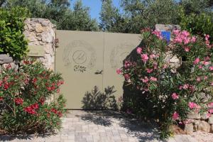Villa Romance