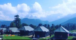 Chaukhamba Camp Stay