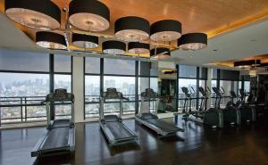 New! Modern Chic 2BR Condo with Fast Wifi