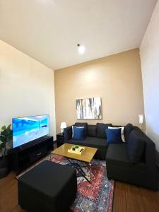 New 2BR with City Views in Makati and Fast WiFi