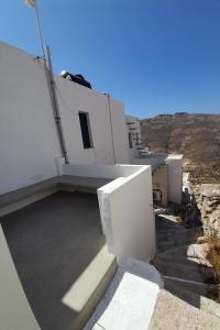 Archangels Alley Serifos