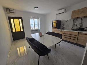 Smiljana 36