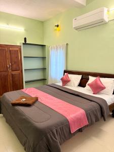 Whiteshore homestay vaithikuppam