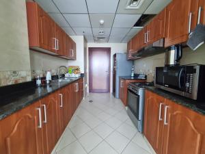 Full sea view, large and luxurious apartment