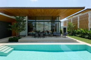 Arana Luxe 3BR Pool Villa at Botanica Four Seasons