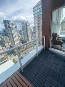 vancouver downtown panhouse luxury suite with balcony close to microsoft and amzon