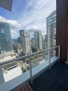 vancouver downtown panhouse luxury suite with balcony close to microsoft and amzon