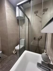 Welcoming 1-bedroom with kitchen and free parking