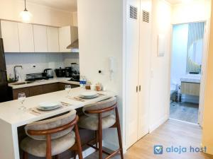 Cozy 1BR Apt with LED Lights - Perfect for Couples