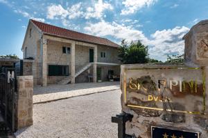 House Skarpini Dvori Peaceful Retreat