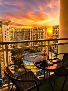 PAHUWAY ESPASYO BAHAMAS by Jessica