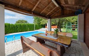 Awesome Home In Pazin