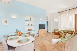 Principe Sea View Apartment with Private Parking