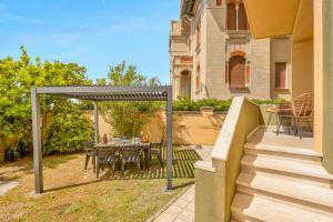 Principe Sea View Apartment with Private Parking