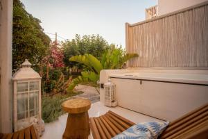 Fino Amore Private Jacuzzi Suite in Mykonos Town
