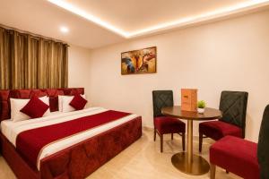 Hotel WK Comfort Inn with Luxury Restaurant & Rooftop Near Connaught Place, New Delhi City Centre