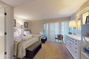 Hickory Cove 18
