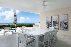3 bed Luxury villa with sea views on Platinum Coast & beach club access