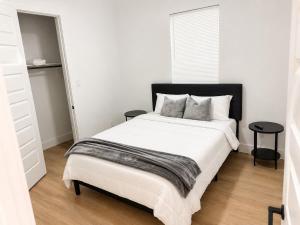 Modern 3BR Luxury Home Near Downtown Houston
