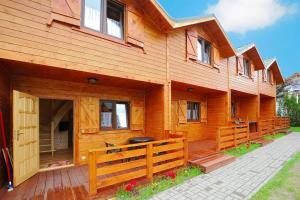 Holiday home with a terrace, close to the sea