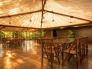 Savali 2BHK Villa, Bhor,Pool, Nature Stay, Kayaking & Bonfire ,Barbecue & Family Getaway ,Resort