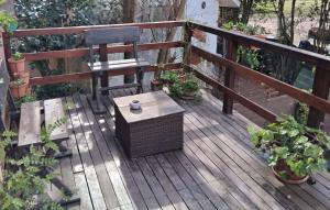Casa en el pueblo frente al río y al camino de la costanera con parrilla