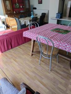 Ruim 2 slaapkamer Appartement, 90m2, met Zeezicht, privé Parkeerplaats mogelijk