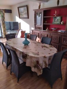 Ruim 2 slaapkamer Appartement, 90m2, met Zeezicht, privé Parkeerplaats mogelijk
