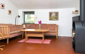 Bright Holiday Home Near Beach And Coast