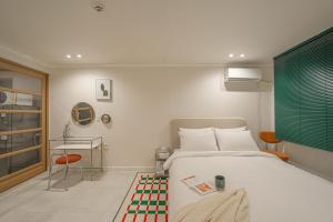 1Min from Busan Stn Free Luggage Storage Prime Location