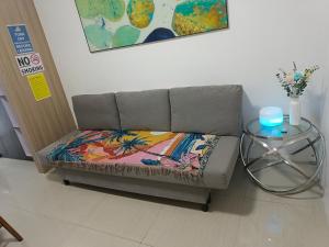 J&C Staycation 1BR Unit near Moa with Netflix