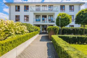 Beautiful Apartment Gdynia Czarnieckiego with Balcony by Noclegi Renters