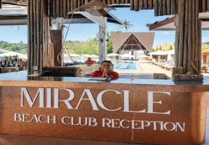 Exclusive Bungalow Near Swiming Pool At Kohchang Resort