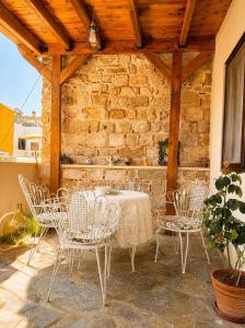 Arionos Rooms - Old Town
