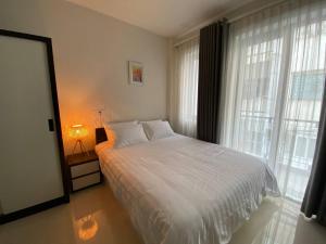 Cozy Studio Apartment in Prime District One, Ho Chi Minh City