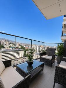 Skyline Urban Apartment near Diamond Mall
