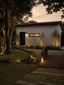 Hidden hush hideaway