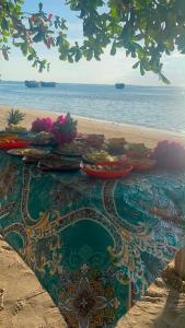 Isla Malaya tours