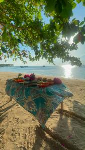 Isla Malaya tours