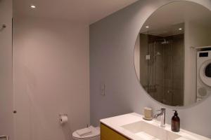Luxury Apt with Harbor Views 1