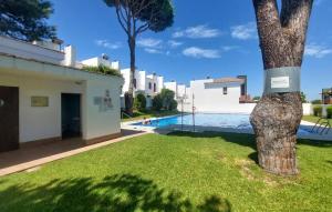 Awesome Home In Chiclana De La Fronter