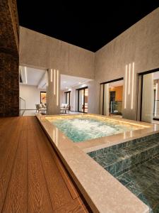 Luxury villa, pool, spa, panoramic ocean view