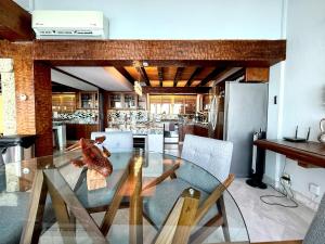 Oceanfront 2BR Loft Fast WiFi Views
