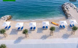 Luxurious Four Bedroom Beach Penthouse