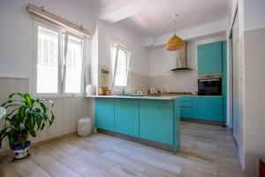 Mediterranean Beach Retreat Spacious 2 Bedroom Home with Patio and Sea Views